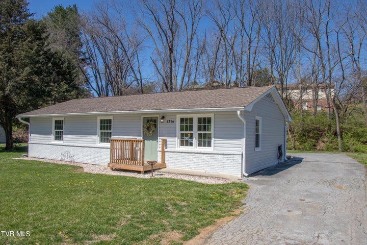 1st photo of 1276 Old Airport Road