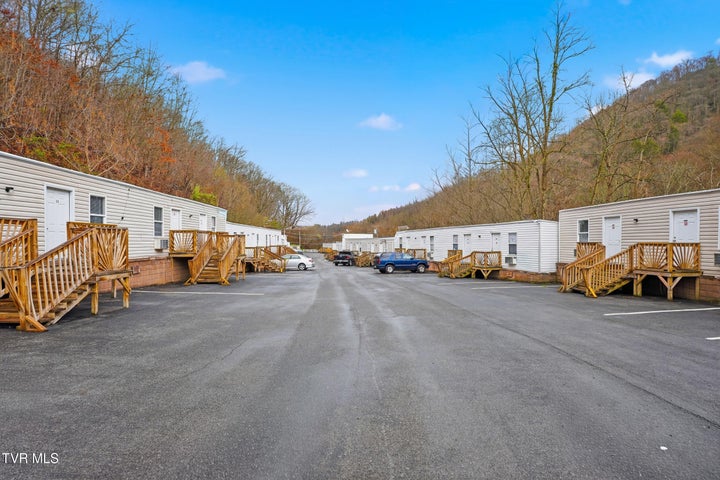 1st photo of 1025 Pointe Village Drive