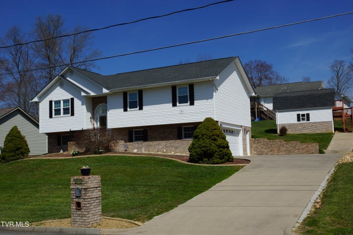 1st photo of 128 Meadow Springs Lane