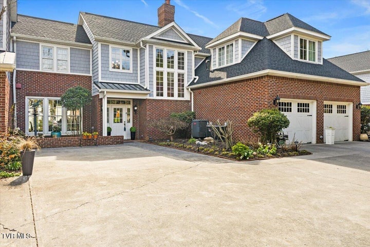 1st photo of 102 Willow Creek Lane