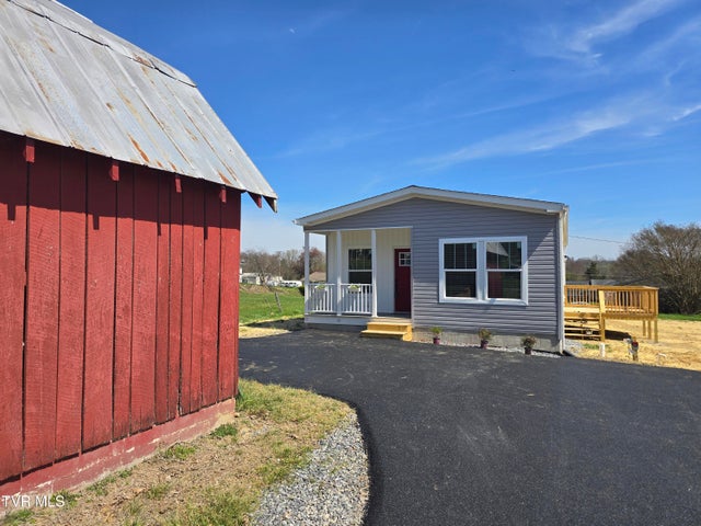 1st photo of 2208 Oak Street