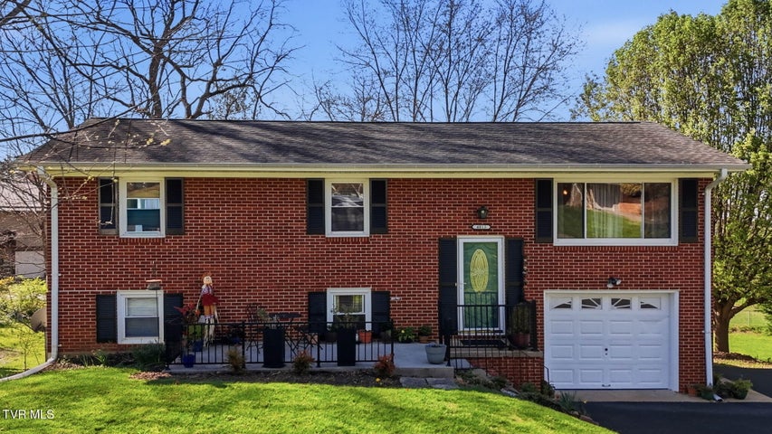 1st photo of 4013 Englewood Boulevard