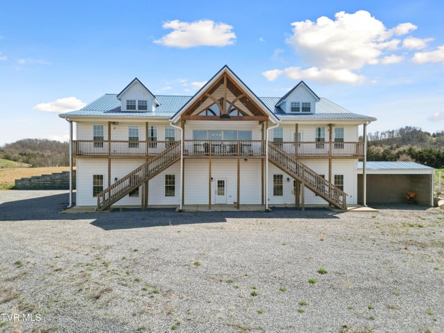 1st photo of 811 Grassy Creek Road