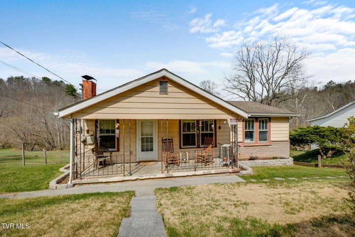 1st photo of 1632 Paperville Road