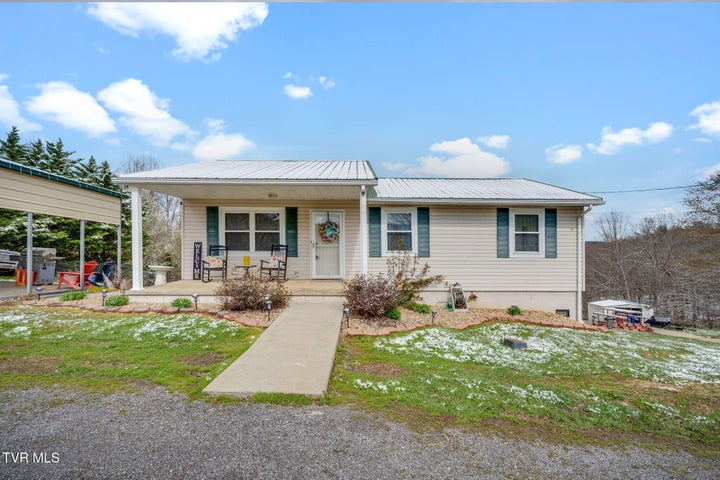 1st photo of 131 Forest Road