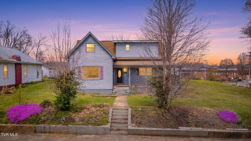 1st photo of 302 Wilson Avenue