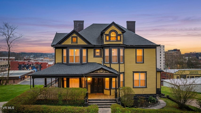 1st photo of 211 Johnson Street