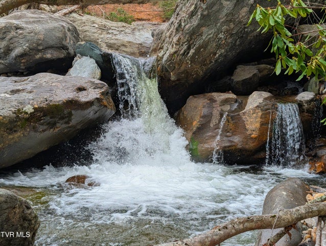 1st photo of 1105 Briar Run Lane