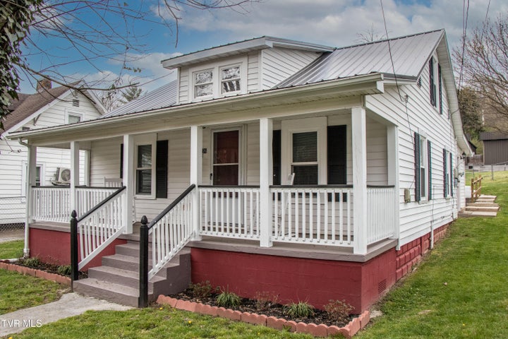 1st photo of 1826 Pittstown Road