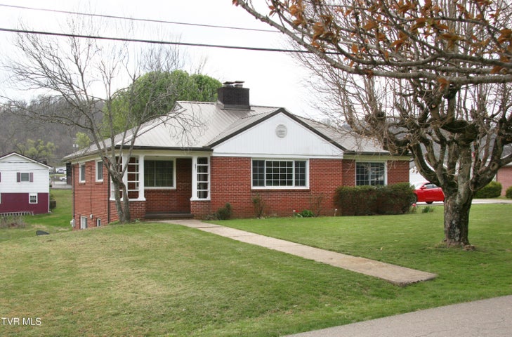 1st photo of 612 Oakwood Avenue