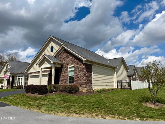 1st photo of 1450 Hatterdale Farm Road