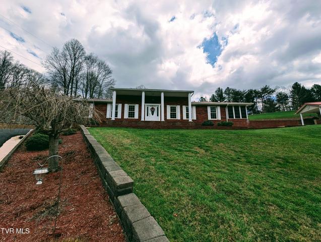 1st photo of 218 7th Street