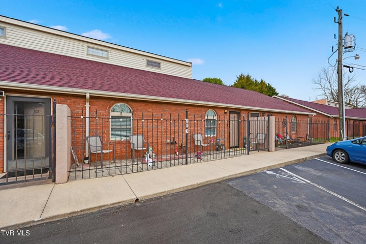 1st photo of 303 Phoenix Court