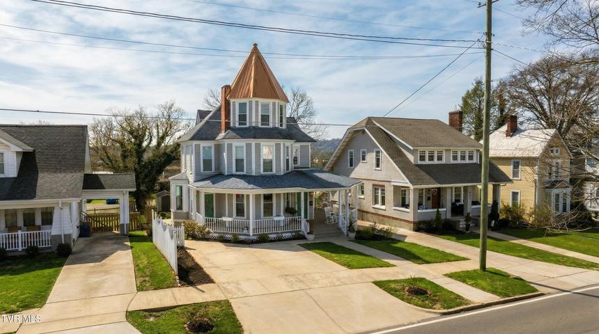 1st photo of 920 Pennsylvania Avenue