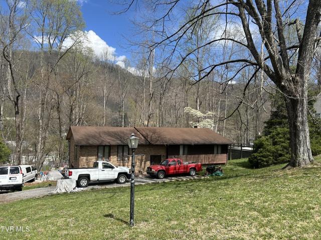 1st photo of 1731 Holton Avenue