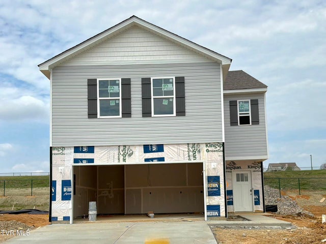 1st photo of 213 Artist Avenue 