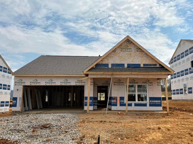 1st photo of 210 Artist Avenue 