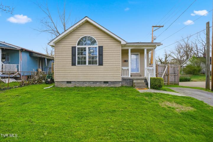 1st photo of 1001 Minton Place