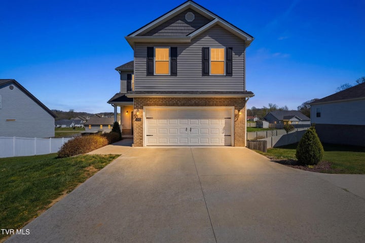 1st photo of 1512 College Street