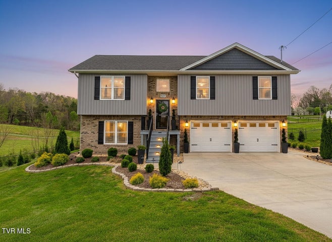 1st photo of 957 Mitchell Road