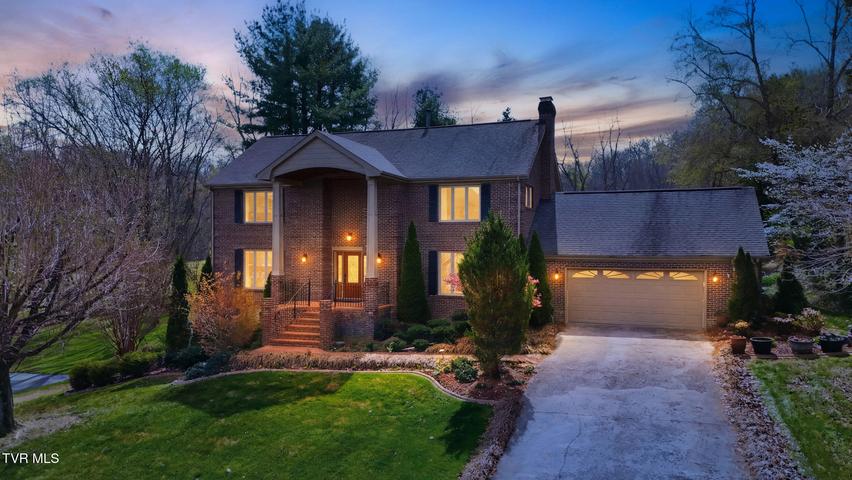 1st photo of 232 Roscommon Drive