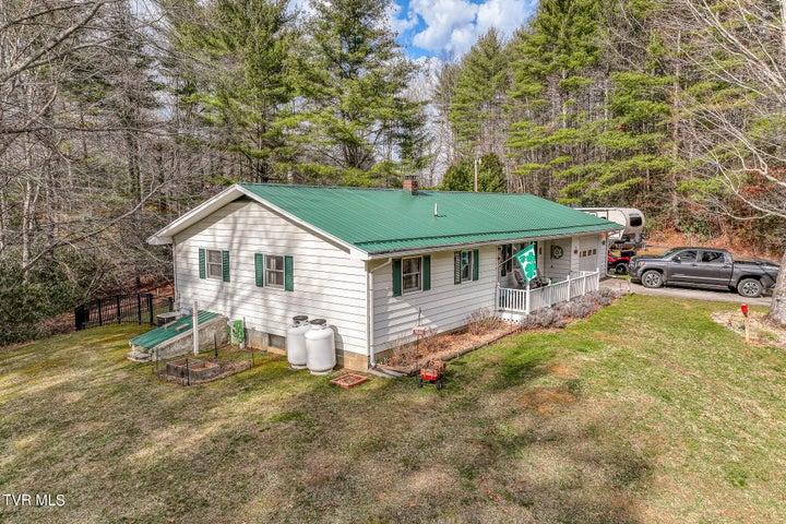 1st photo of 557 Waddell Road