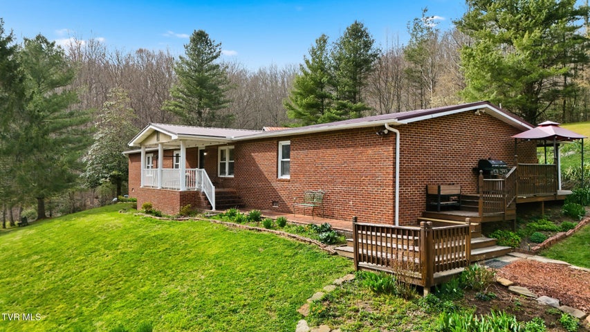 1st photo of 7209 Hunsucker Road