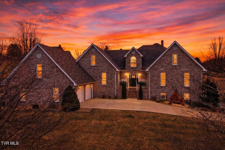 1st photo of 2070 King College Road