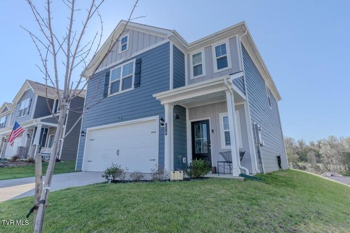 1st photo of 578 Sedgewick Way