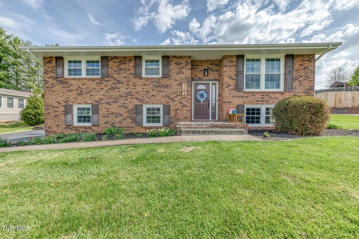 1st photo of 164 Patriot Circle