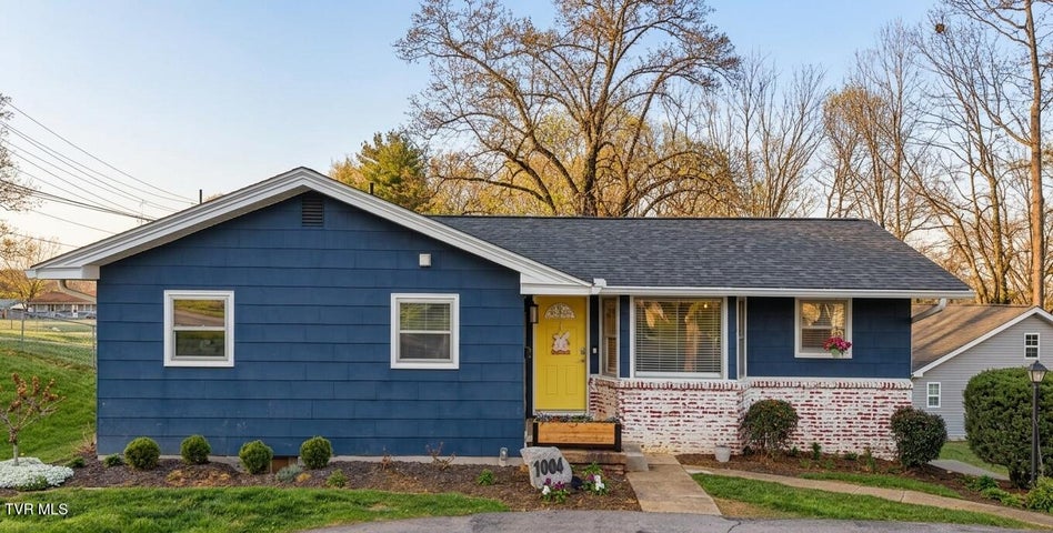 1st photo of 1004 Barton Street