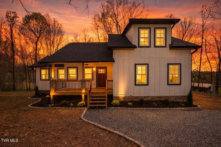 1st photo of 124 Hidden Valley Road