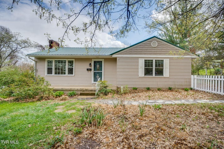 1st photo of 408 Oak Grove Avenue