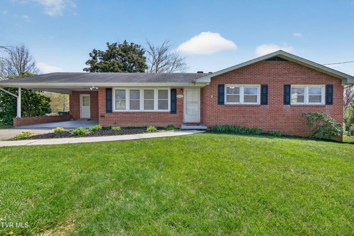 1st photo of 882 Panacella Drive