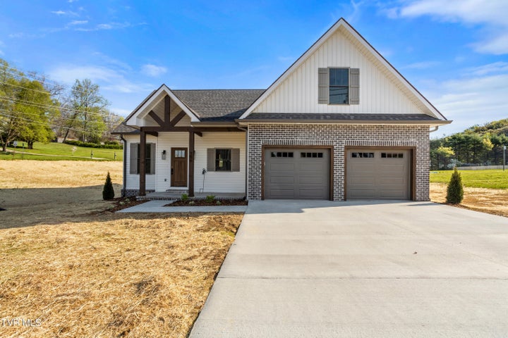 1st photo of 756 Tavern Hill Road