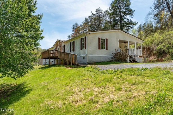 1st photo of 107 Hollow Hill Lane