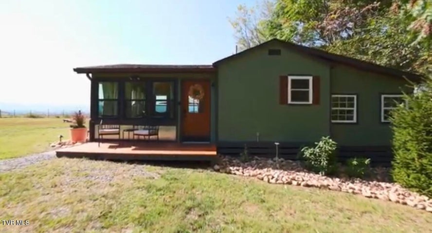 1st photo of 639 Saylor Hill Road