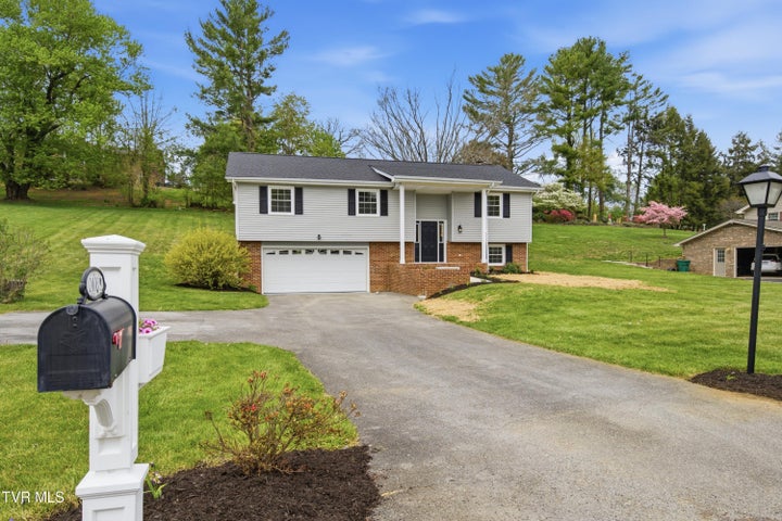 1st photo of 20059 Mccray Drive