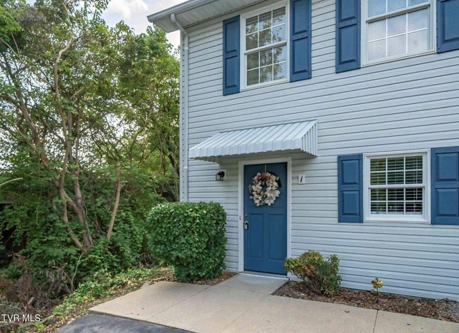 1st photo of 716 King Springs Road