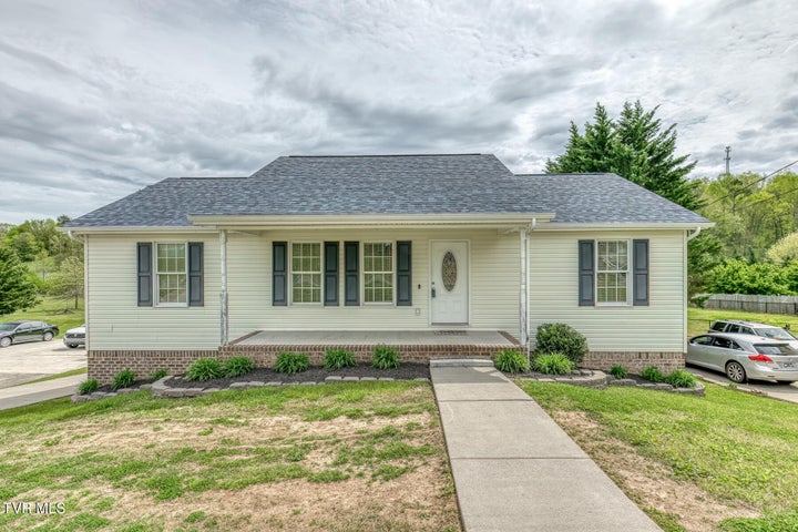 1st photo of 153 Hunters Run Lane