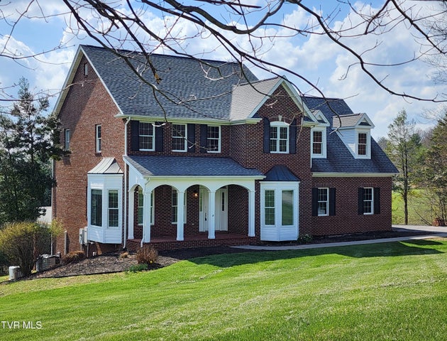 1st photo of 13903 Vintage View