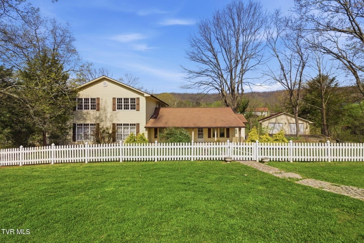 1st photo of 2412 Reservoir Road