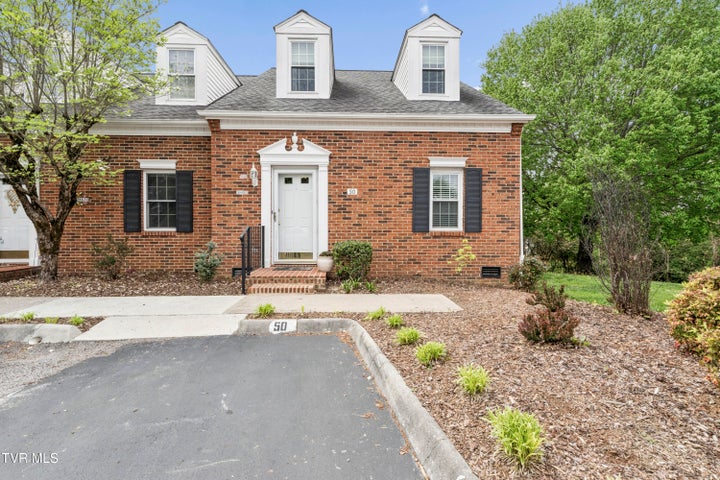 1st photo of 400 Sunset Drive