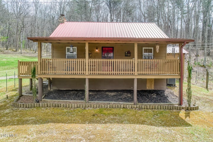 1st photo of 501 Two Branch Lane