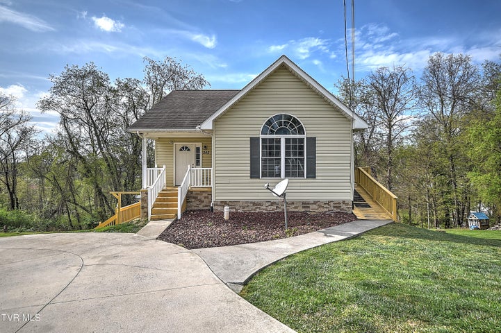 1st photo of 245 Leonard Street