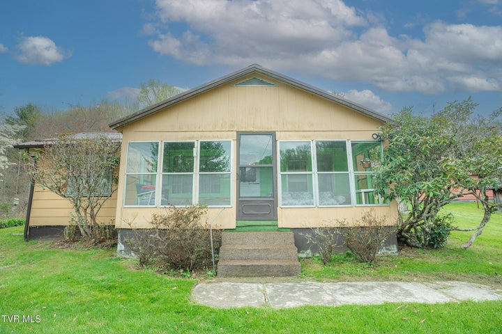 1st photo of 427 Cove Creek Road