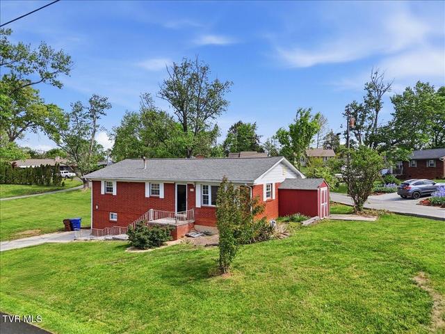 1st photo of 1106 Lockhart Road