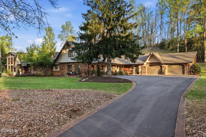 1st photo of 4953 Weaver Pike