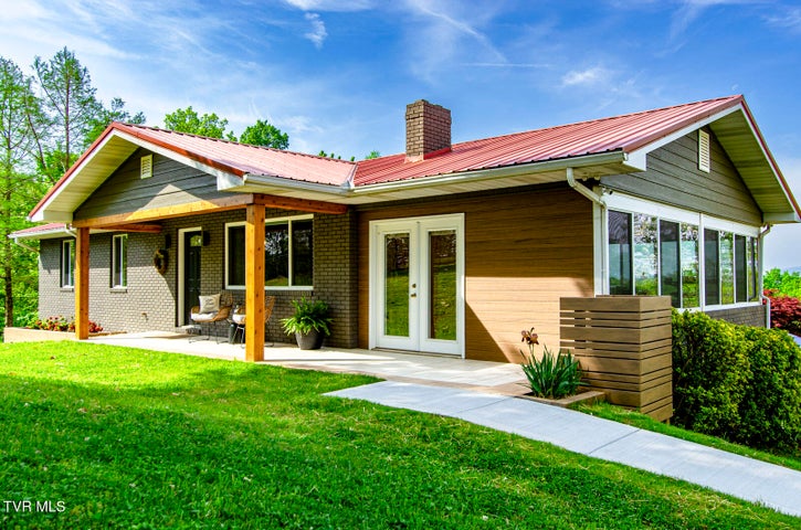 1st photo of 1845 Bouldercrest Drive