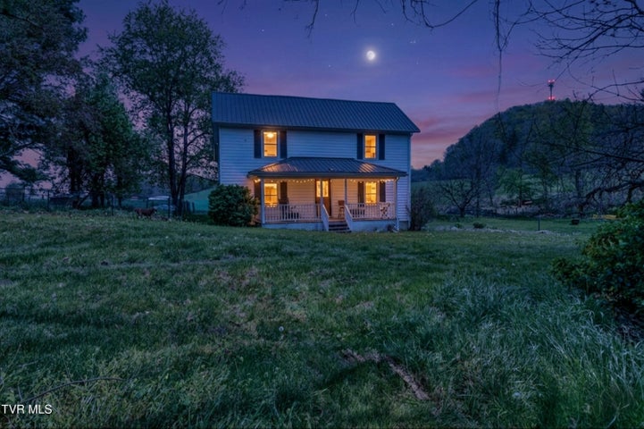 1st photo of 20217 Shadowood Circle